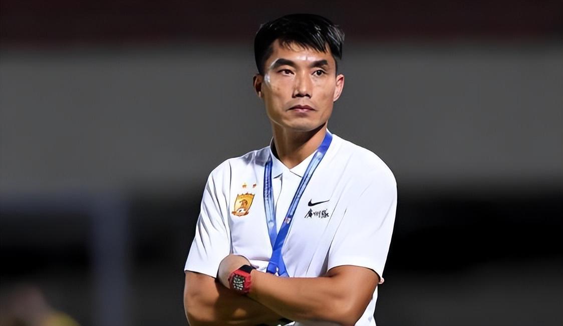 多多28-喜讯!郑智如果想为青岛西海岸引进归化,这两位热门人选值得考虑