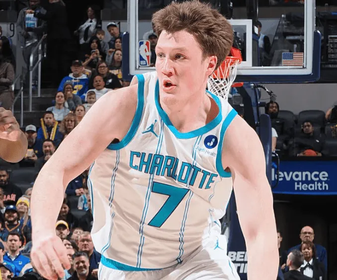 多多28-黄蜂本赛季两次打出4连胜且赢至少15分，联盟其余队0次